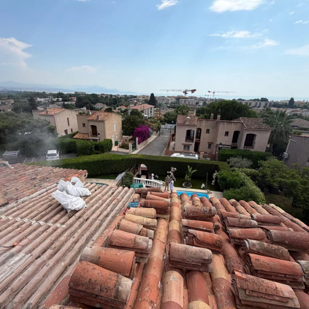 Dépose de l’ancienne couverture lors d’une réfection de toiture