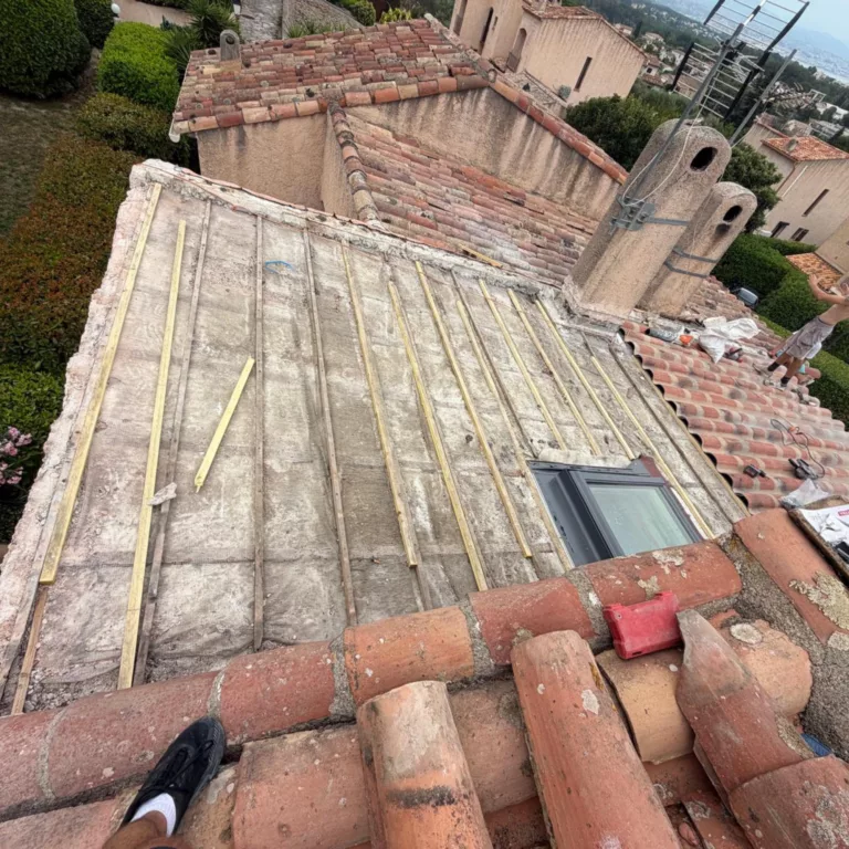 Chantier de rénovation de toiture dans le canton de Genève