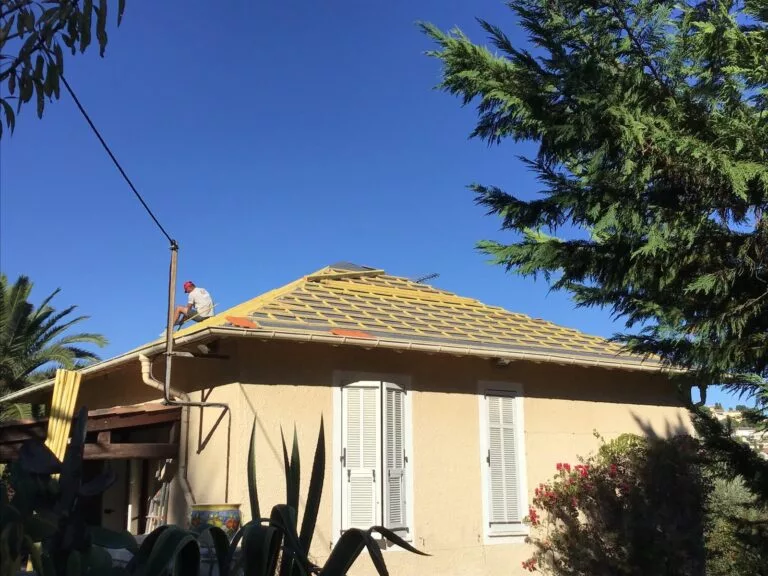 Chantier de rénovation de toiture dans le canton de Genève